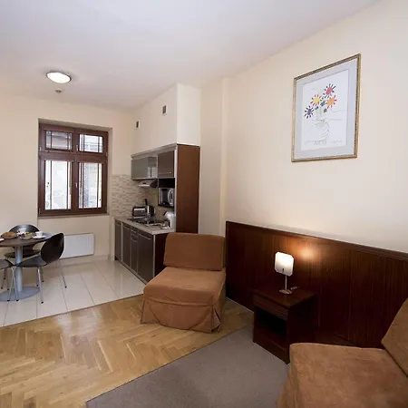 Apart-hotel Red Brick 3*