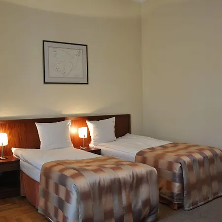 Red Brick Aparthotel 3*