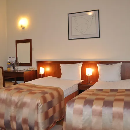 Red Brick Aparthotel 3*