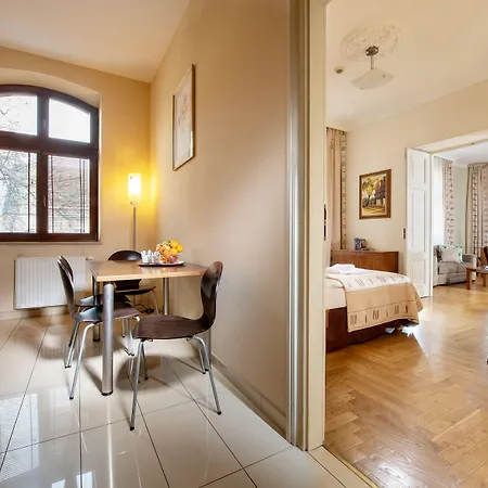 Apart-hotel Red Brick 3*