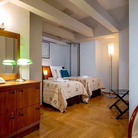 Red Brick كراكوفيا