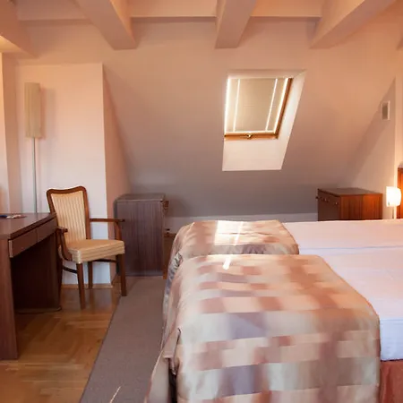 Aparthotel Red Brick 3*