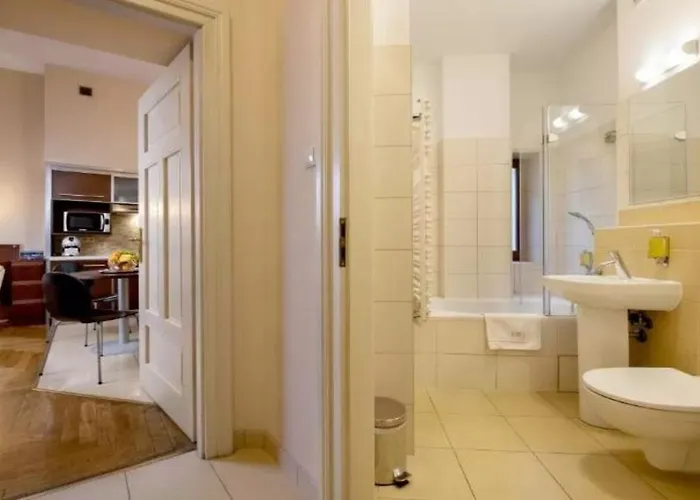 Red Brick Aparthotel 3*