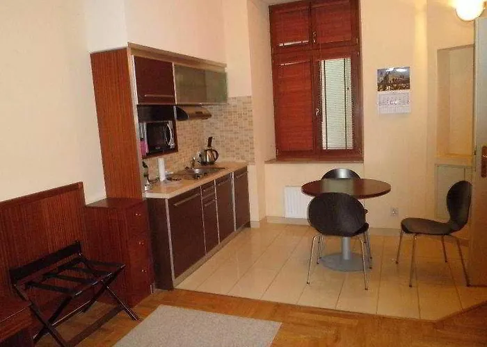 Red Brick Aparthotel 3*