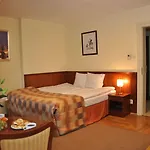 Aparthotel Red Brick 3*