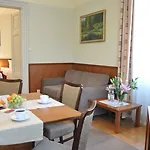 Red Brick 3*