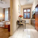 Red Brick Aparthotel 3*