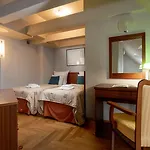 Red Brick Aparthotel 3*