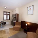 Apartmanhotel Red Brick 3*
